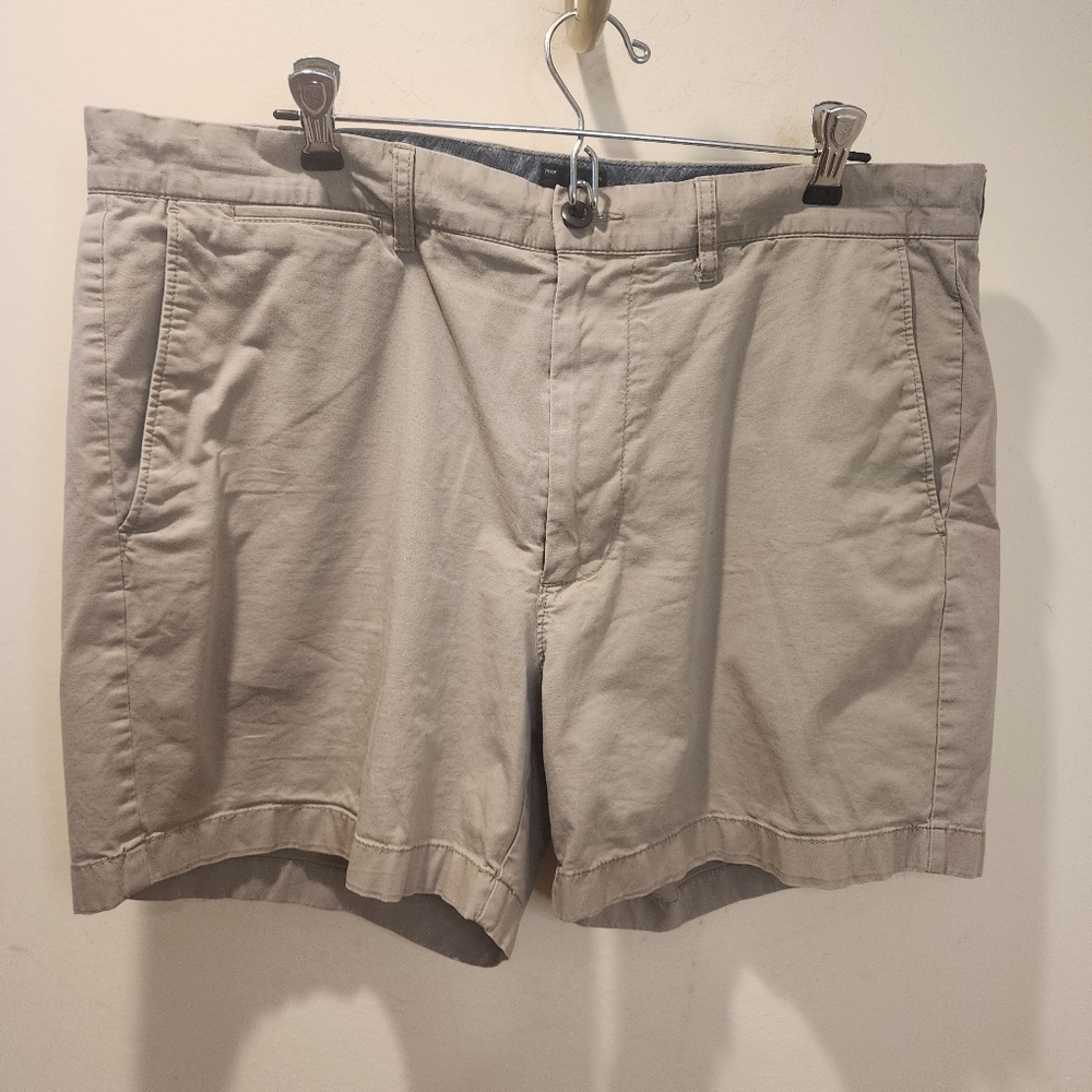 J. Crew Men's Flat Front Shorts in Beige